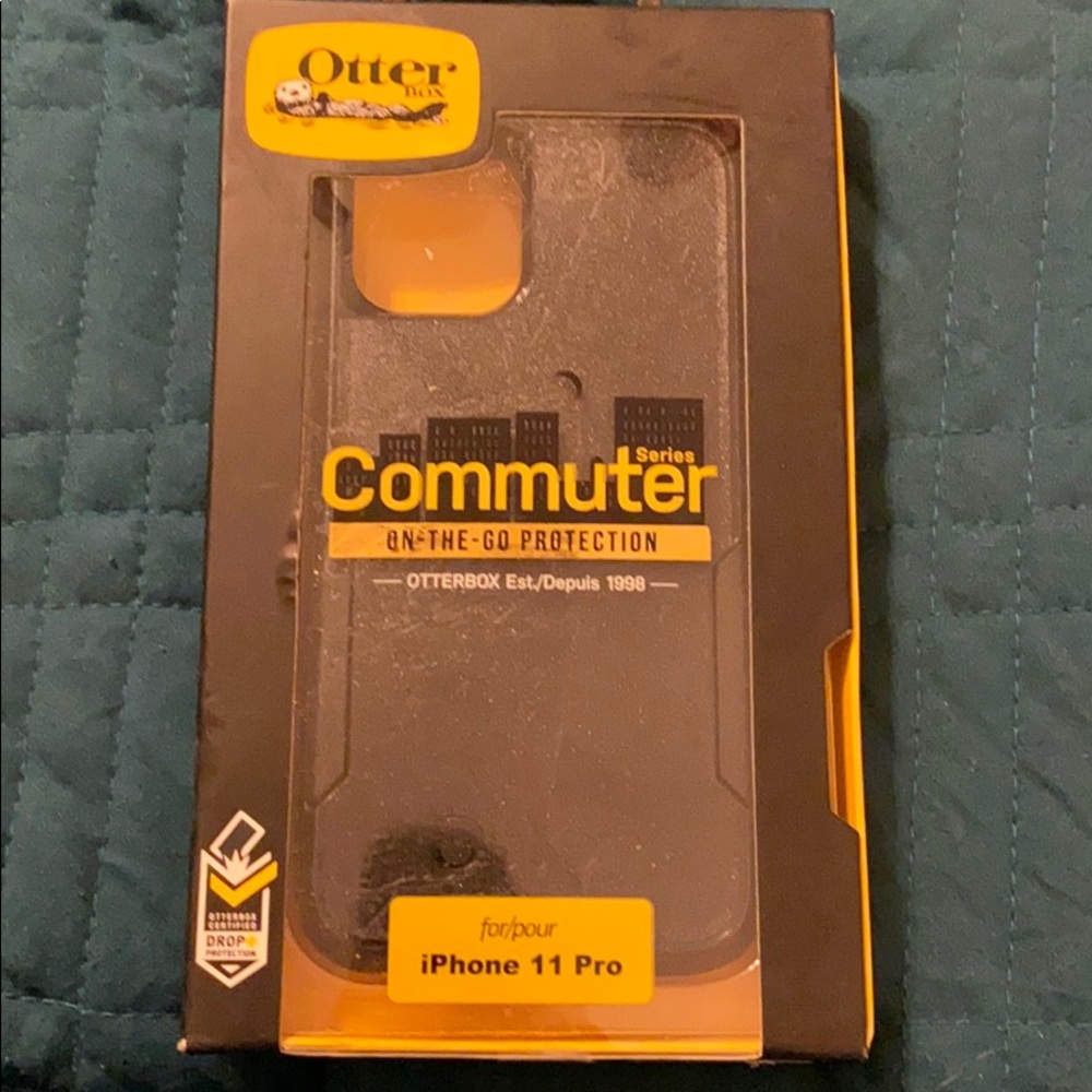 iPhone 11 Pro Otterbox Commuter Case